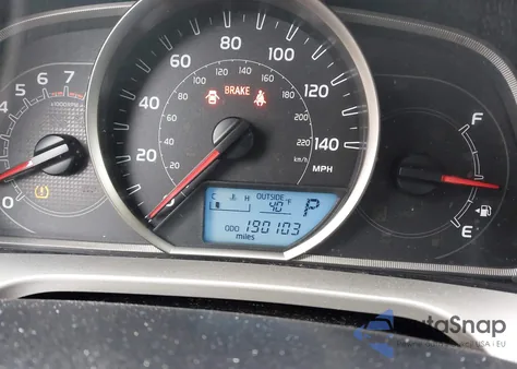 2014 Toyota Rav4 Xle z USA, uszkodzony, nr VIN JTMRFREV7ED082646